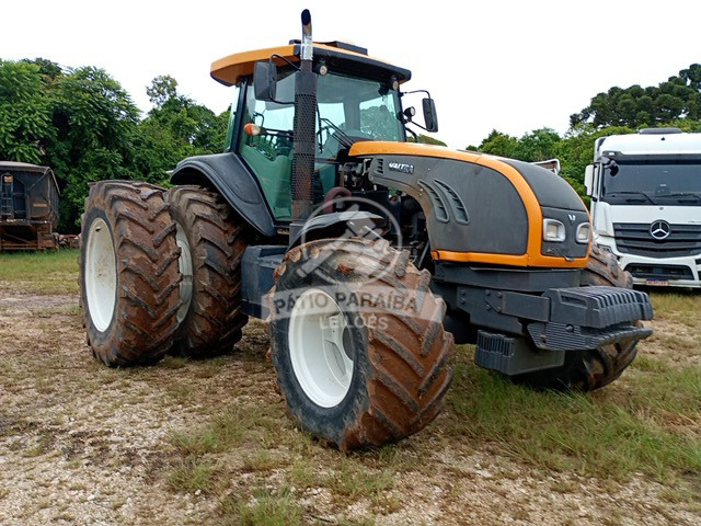 VALTRA BT210-4 – Trator Agrícola 4x4